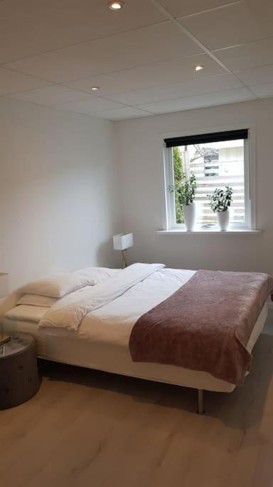 Lgh Lillemor, Naera Havet, Staden Och Naturen Strömstad Exteriör bild