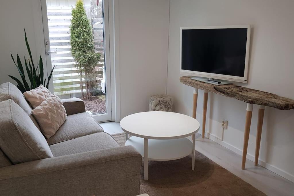 Lgh Lillemor, Naera Havet, Staden Och Naturen Strömstad Exteriör bild